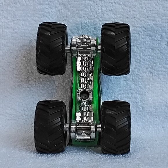 2007 Mattel Monster Jam Grave Digger 1:64 Monster Truck Hot Wheel!! - Picture 3 of 3